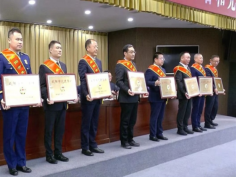 喜報(bào)！咸陽(yáng)路橋工程公司榮獲咸陽(yáng)市 “先進(jìn)集體”榮譽(yù)稱號(hào)